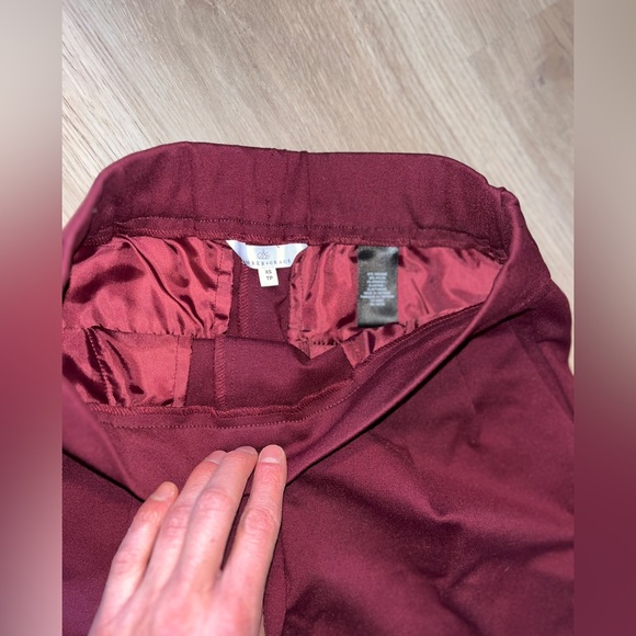NWOT Pleated Burgundy Slacks with Pockets - Picture 5 of 7
